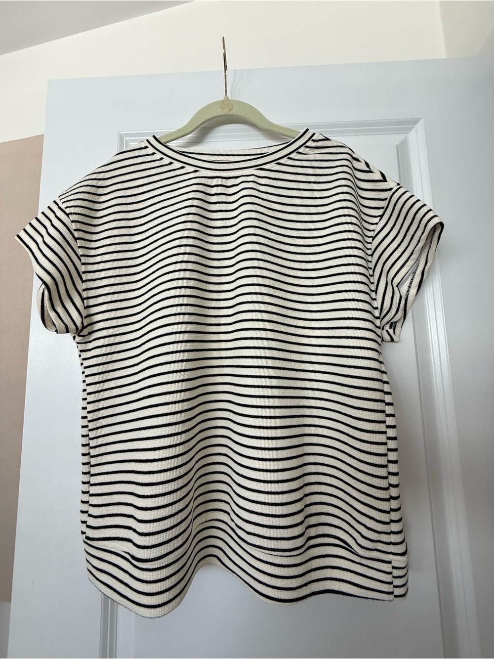 Tankaneo Striped 2 Piece Lounge Set: Wide Leg Pants & Tee - B&W - Picture 2 of 4